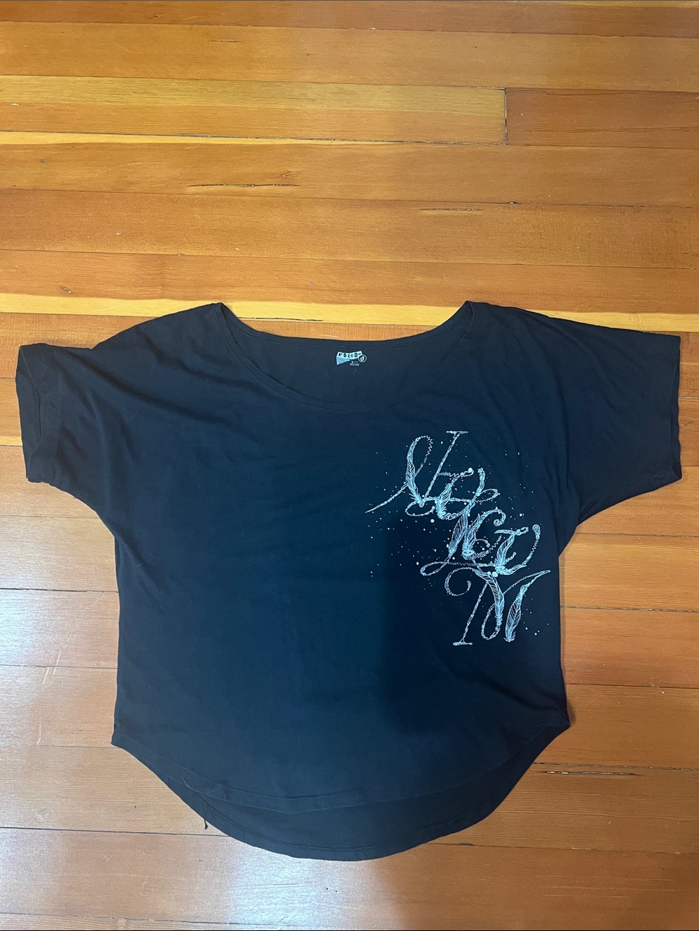 Volcom off the shoulder Black Graphic Short Sleeve Top Size M/L